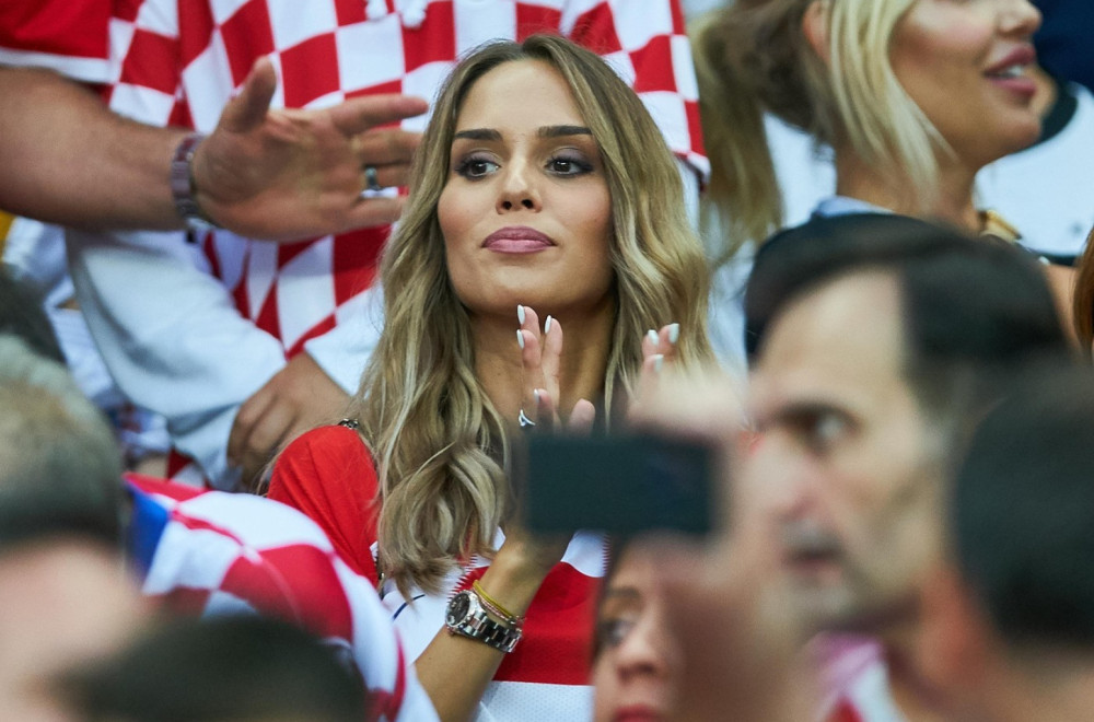 Drama hrvatske pevačice pred nastup, završila u bolnici FOTO