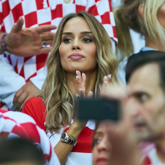 Drama hrvatske pevačice pred nastup, završila u bolnici FOTO