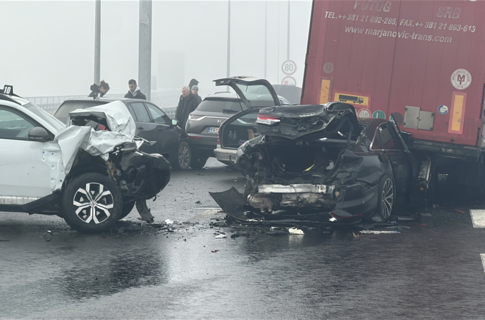 Ovo su detalji teškog udesa na auto-putu: Četiri osobe povređene, u sudaru učestvovalo 10 vozila FOTO/VIDEO