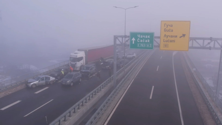 Ovo su detalji teškog udesa na auto-putu: Četiri osobe povređene, u sudaru učestvovalo 10 vozila FOTO/VIDEO