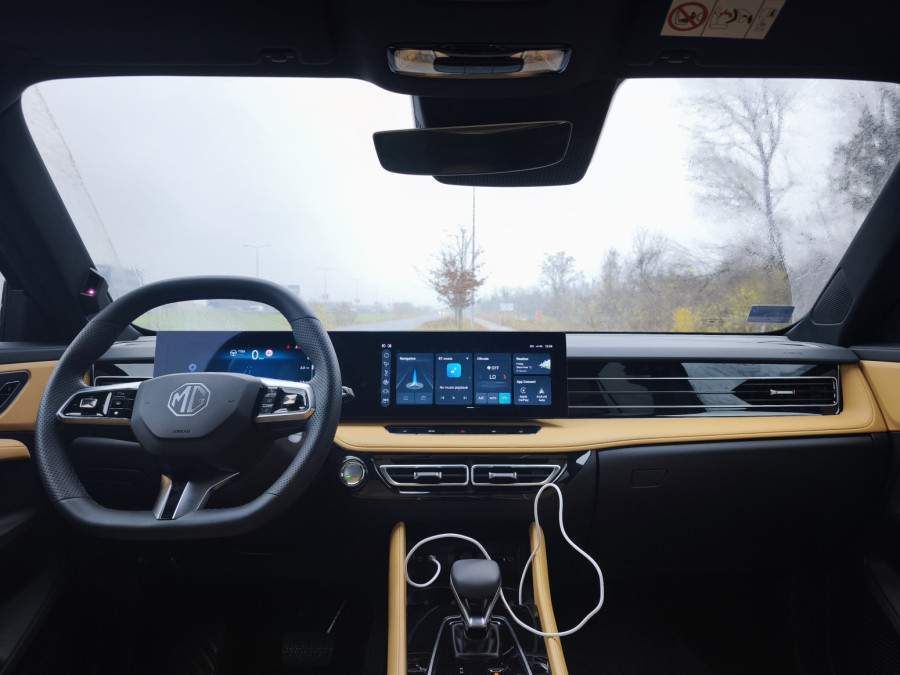 Vozili smo: MG HS Hybrid – kineska lađa