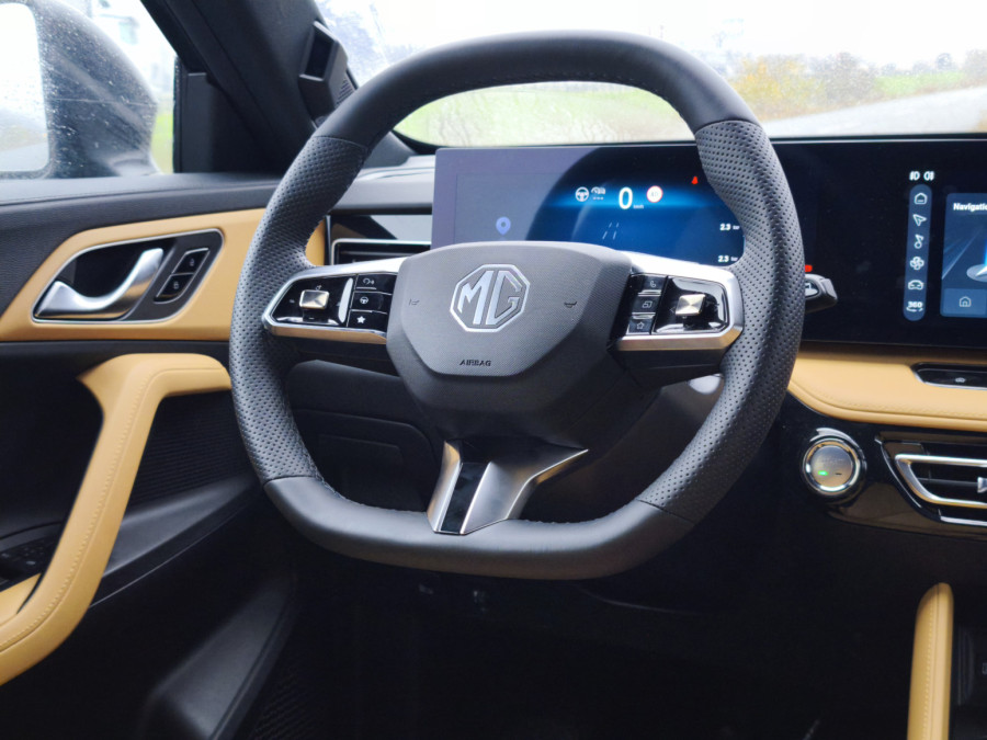 Vozili smo: MG HS Hybrid – kineska lađa