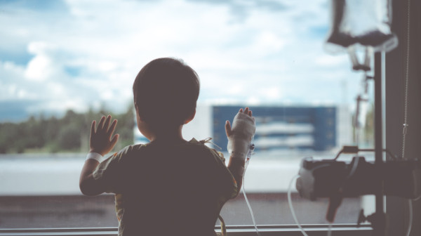 Zahvaljujući Vučiću, on je danas zdrav dečak; Majka čiji boluje od SMA: Razvija se normalno, kao i druga deca