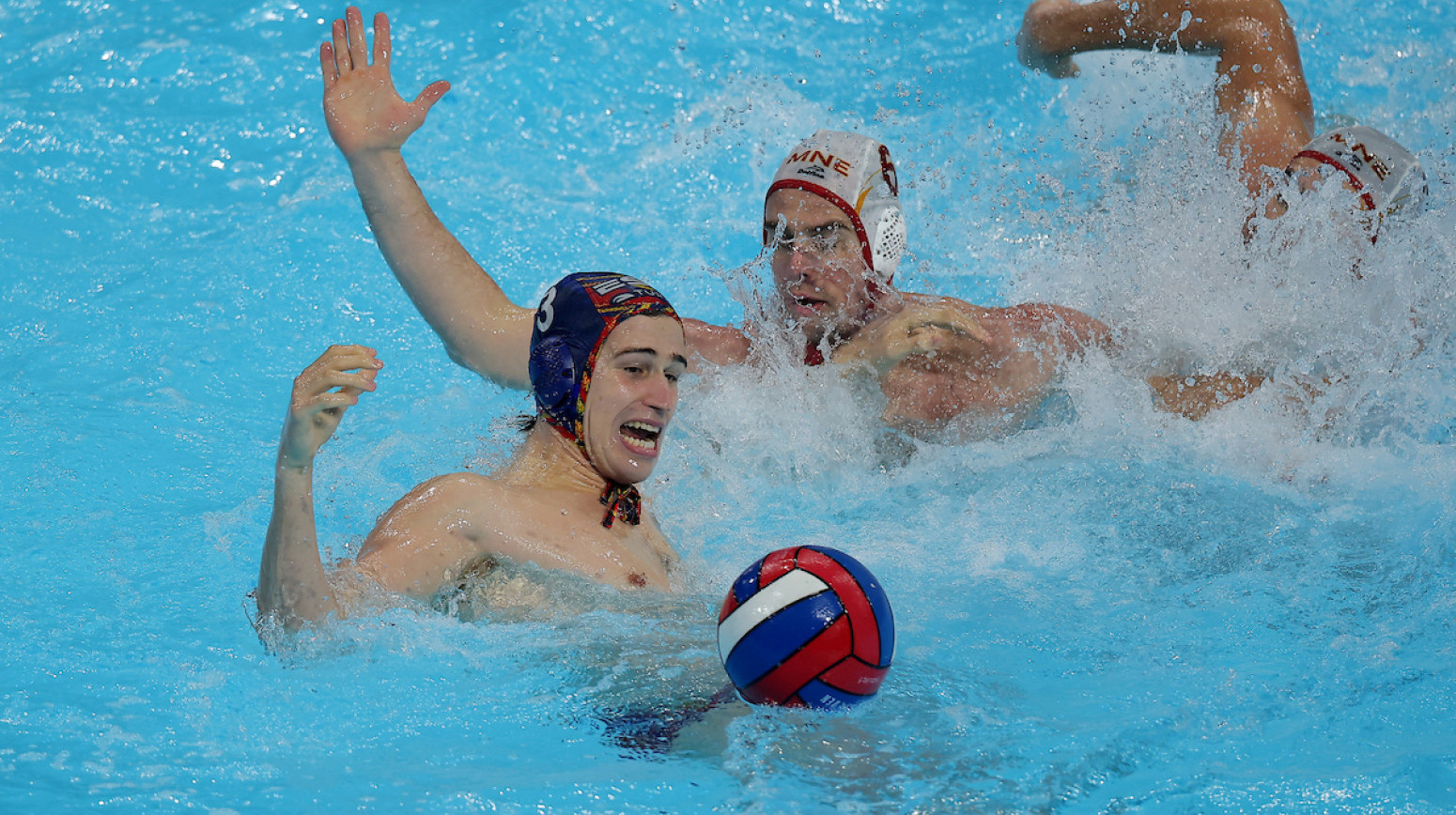 Crna Gora razbijena u Areni!