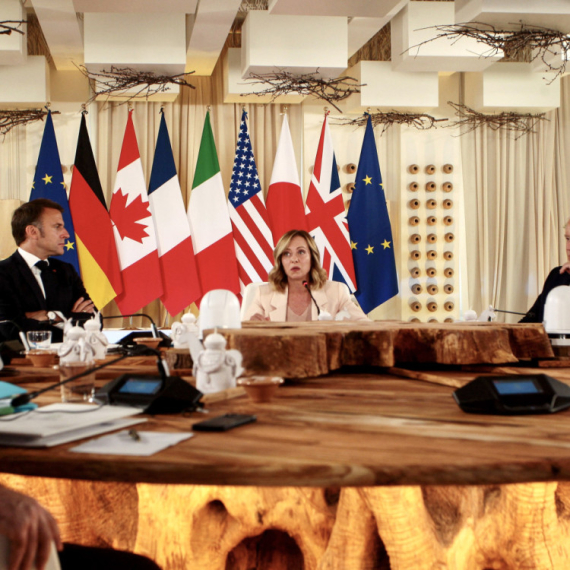 Makron i Meloni: Putine, spremni smo