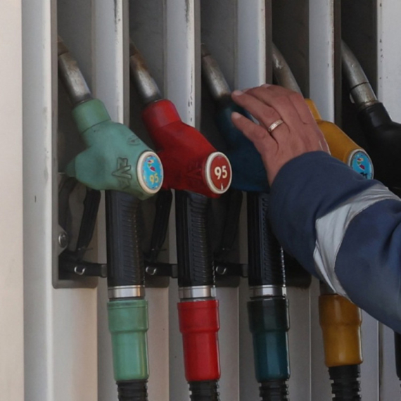 U iščekivanju novih cena goriva: Vučić najavio mere države na tržištu