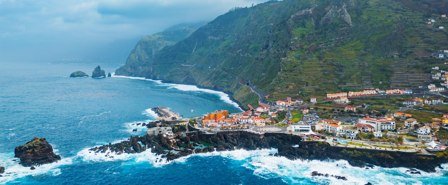 Ostrvo koje zovu "evropskim Havajima" postao turistički hit 2026. VIDEO