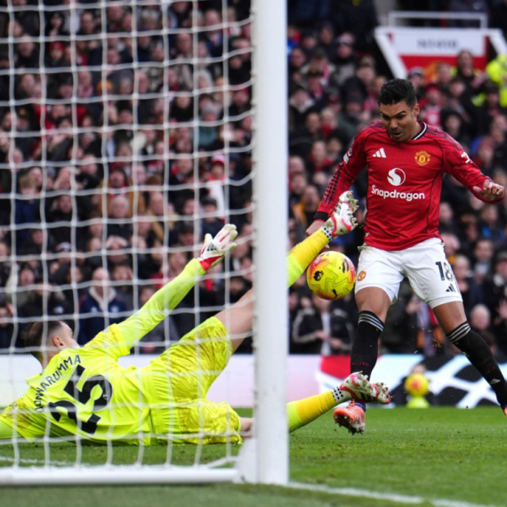 Embeumo za vođstvo Junajteda!