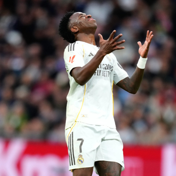 "Bernabeu" ustao protiv svojih – Vinisijus i Belingem osetili gnev navijača VIDEO