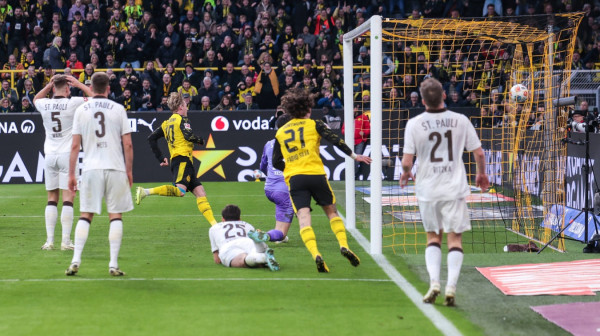 Dortmund preko spornog penala stigao do tri boda – Hofenhajm u zoni Lige šampiona