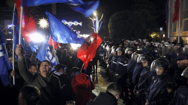 Sukobi u Tirani: Policija i demonstranti ispred zgrade vlade