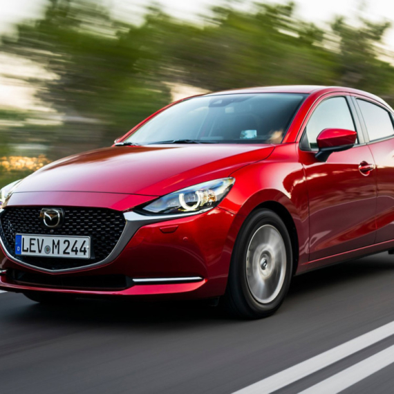 Maratonci trče počasni krug: Mazda se oprašta od dva modela posle više od decenije