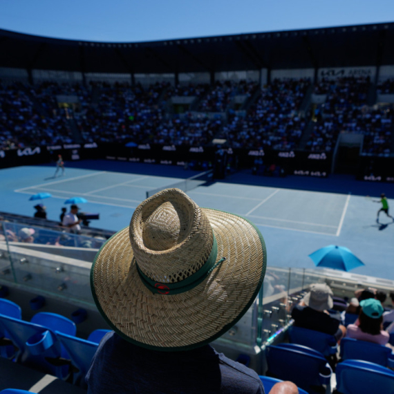 Šok: Anonimus izbacio Amerikanca