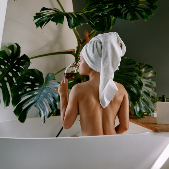 Kako da crveno vino postane deo vaše bjuti rutine?