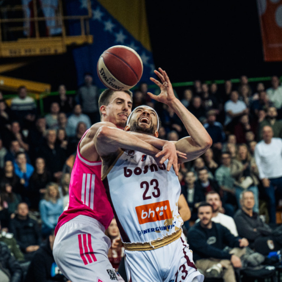 Megu stigao umor od puta – Bosna rutinski slavila