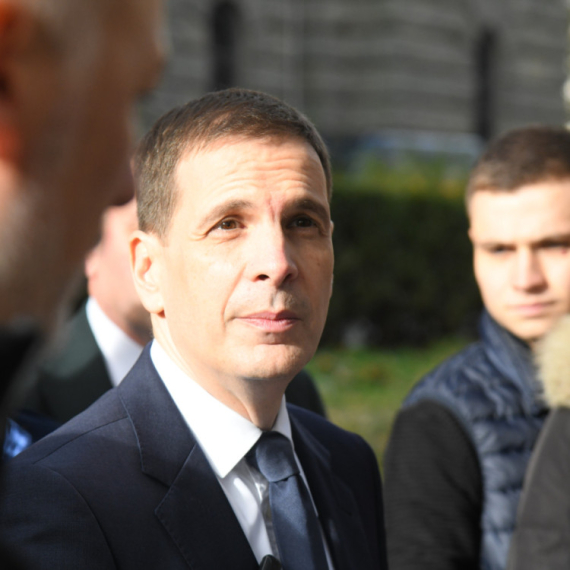 Piper: Ne sastaje se samo Dolovac sa stranim ambasadorima; Jovanović priznao da želi da ga dovedu na vlast