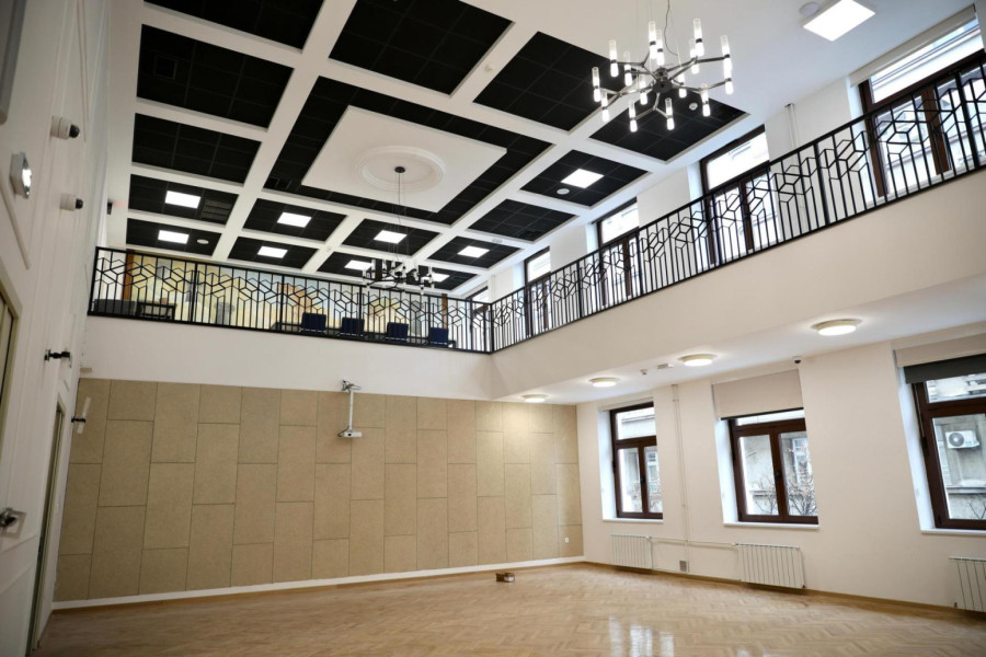 Učenici Trgovačke škole u Hilandarskoj ulici od danas ponovo u svojim klupama FOTO