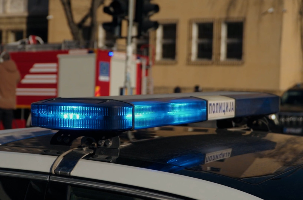 Gori kombi na Gazeli: Saobraćaj paralisan, vatrogasci izašli na lice mesta FOTO