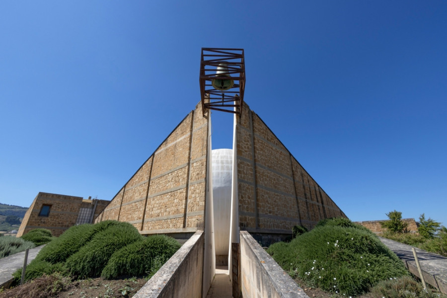 Ovaj sicilijanski grad nazivaju gradom duhova: Fascinantno mesto u kojem gotovo niko ne želi da živi FOTO