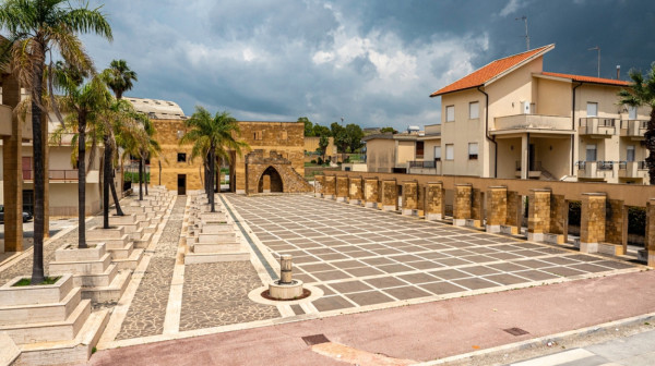 Ovaj sicilijanski grad nazivaju "gradom duhova": Fascinantno mesto u kojem gotovo niko ne želi da živi FOTO