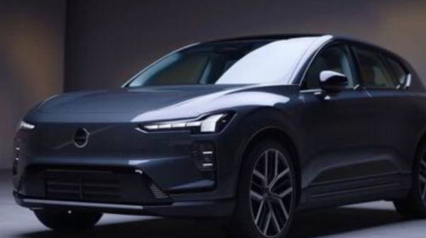 Volvo EX60: Procurele fotografije tri dana pred premijeru FOTO