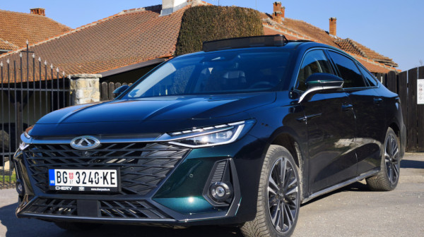 Vozili smo: Chery Arrizo 8 – hoću i ja da me zovu "direktore"