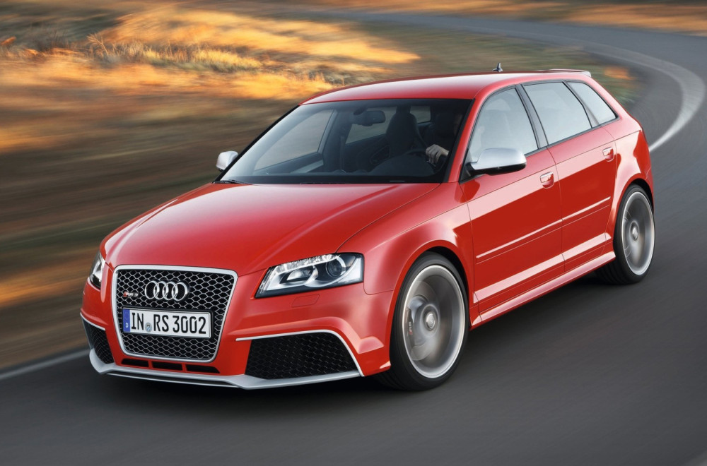 Jurio Audijem 300 km/h na javnom putu, pa se "prijavio" policiji preko TikToka VIDEO