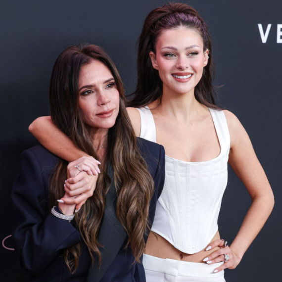 Stara poruka Viktorije Bekam snaji Nikoli govori puno: "Ko ovde glumi?" VIDEO/FOTO