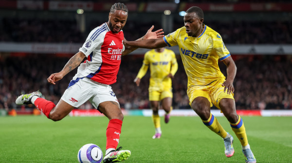 Konte pruža ruku spasa Sterlingu