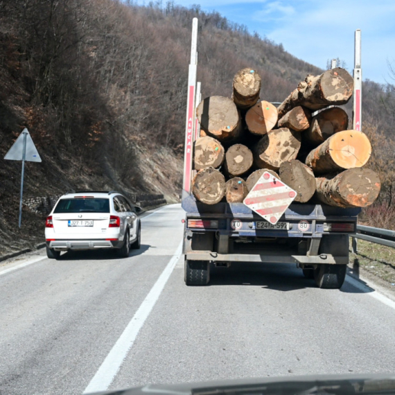 Preticanje preko pune linije: Kada je dozvoljeno po zakonu, a kada se strogo kažnjava
