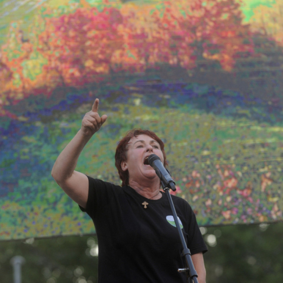 Brnabić: Pretnje jahanjem, smrću, nasiljem su uobičajeni narativ blokadera; Sramota kakvu svet nije video