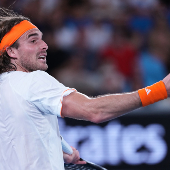 Cicipas prošao dalje nakon tri sata i preokreta