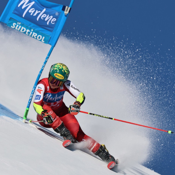 Austrijanka dominira veleslalomom VIDEO