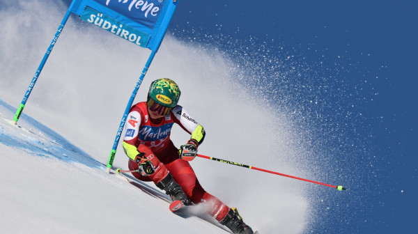 Austrijanka dominira veleslalomom VIDEO