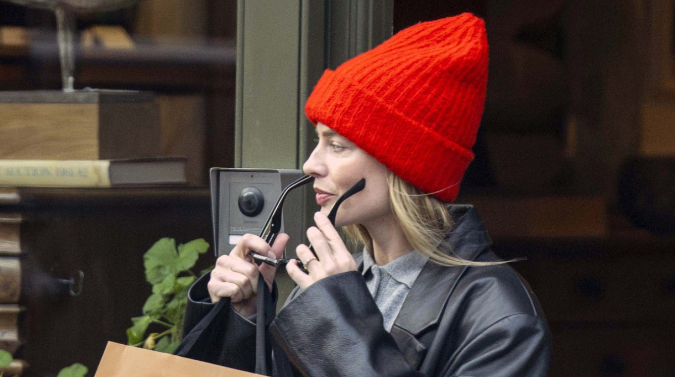 Najlepša glumica u retro izdanju: Stari model farmerki je ponovo "in", a patike sigurno imate FOTO