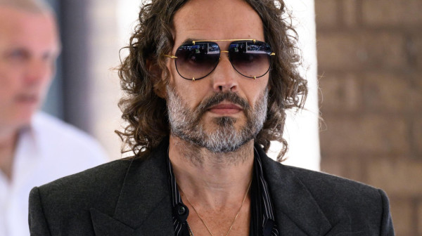 Rasel Brend se pojavio pred sudom u Londonu zbog novih optužbi FOTO