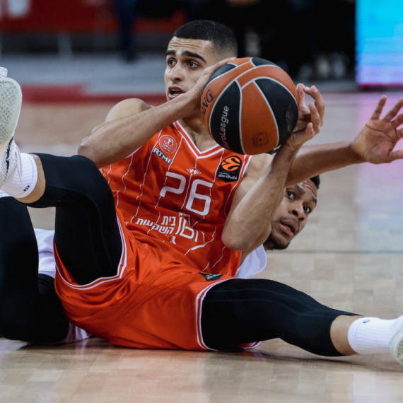 Umalo šok: Hapoel "preživeo" Efes – Micić se "raspao"
