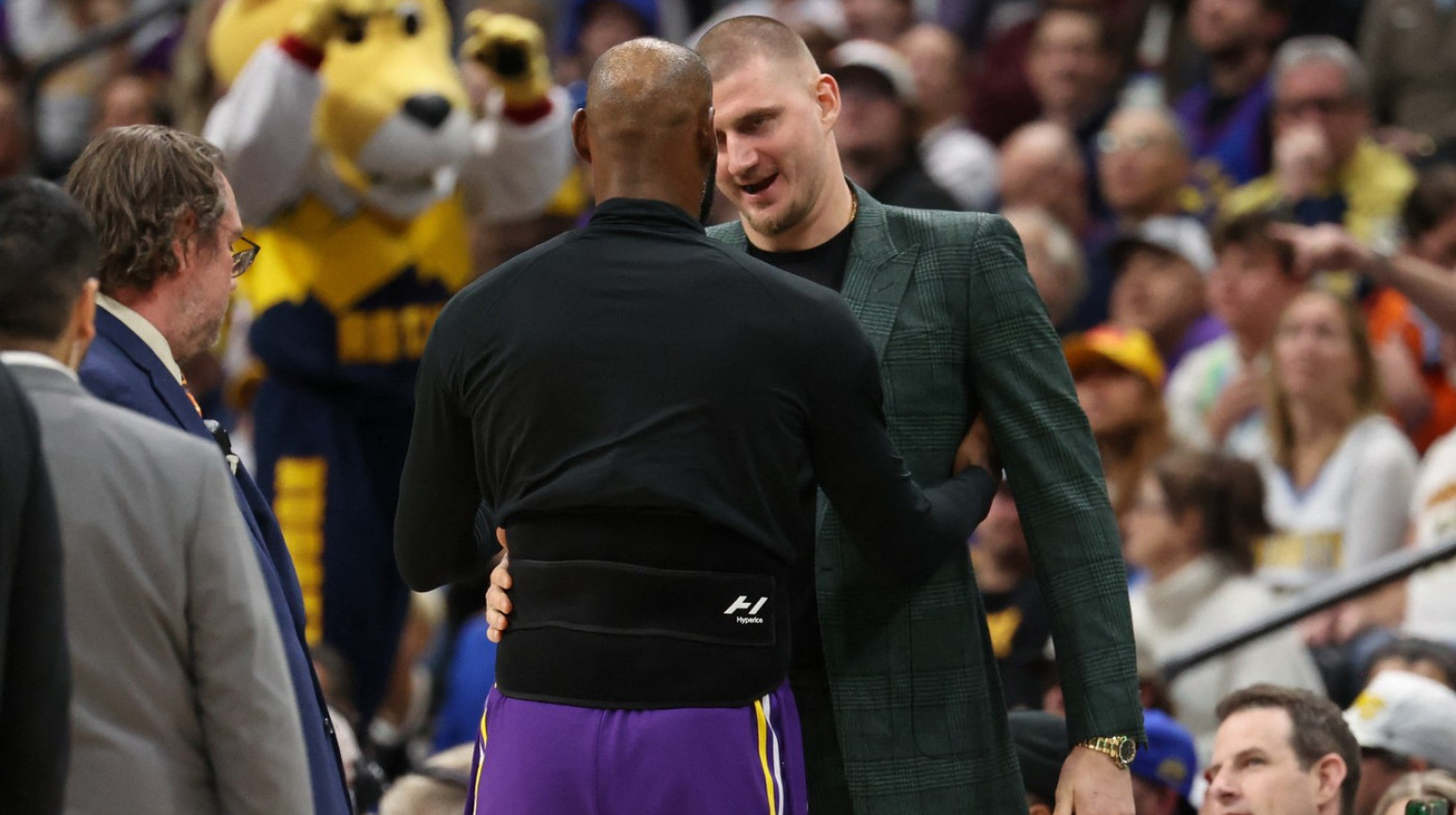 Lebron pokazao koliko poštuje Jokića FOTO