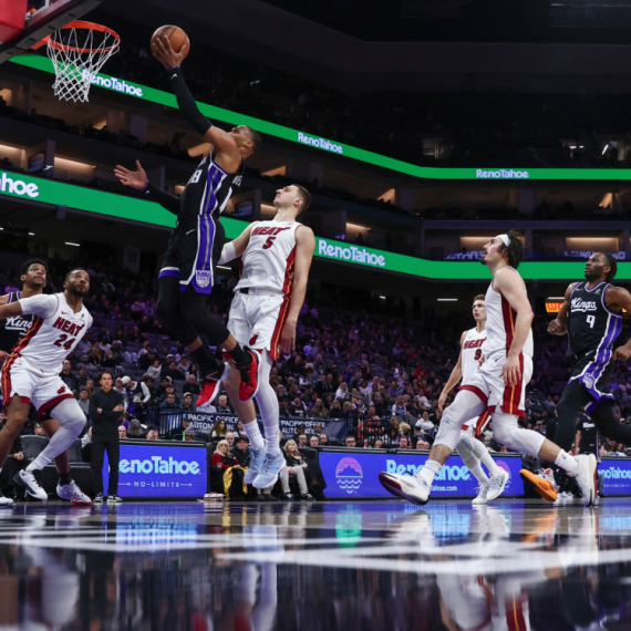 Majami trojkama "slomio" Kingse – Jović skroman VIDEO