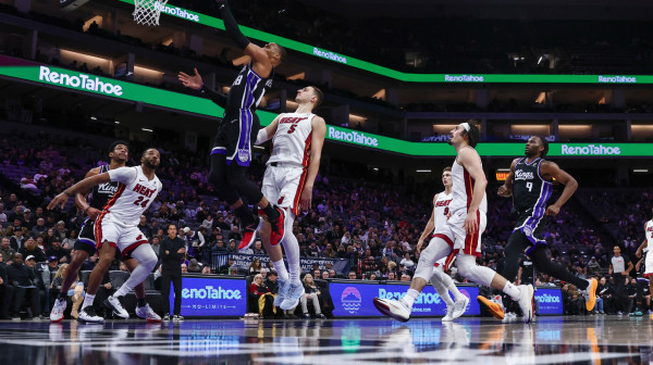 Majami trojkama "slomio" Kingse – Jović skroman VIDEO