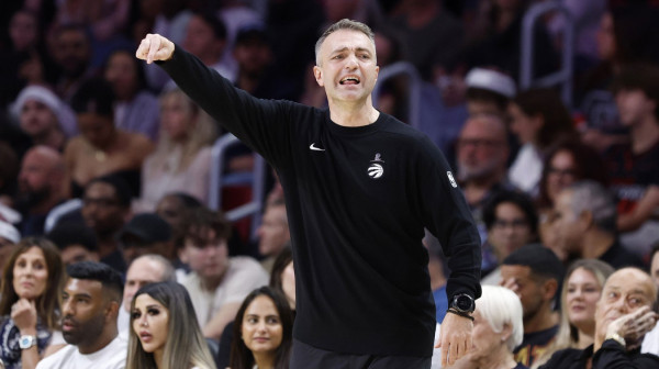 Rajakovićev tim nije znao da promaši – teksaški derbi pripao Sparsima