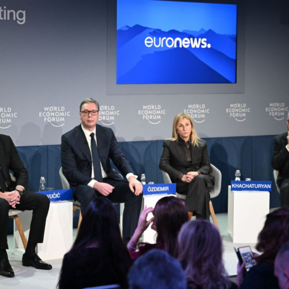 Brojke na na sajtu Euronews-a pokazale: Vučić najgledaniji od svih govornika FOTO/VIDEO