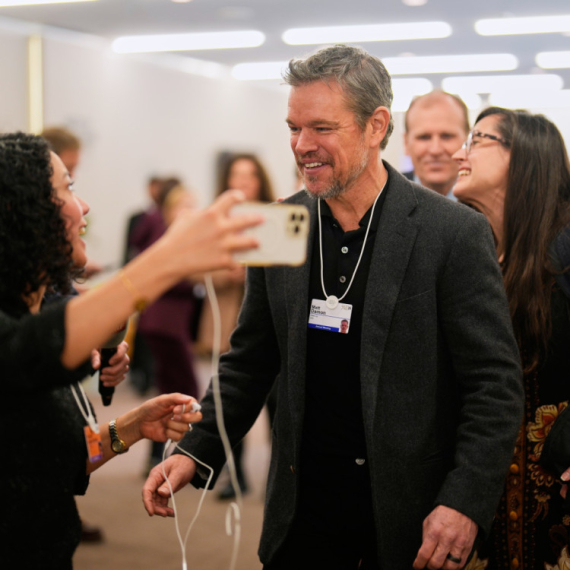 Met Dejmon u Davosu: Evo šta holivudska zvezda tamo radi FOTO