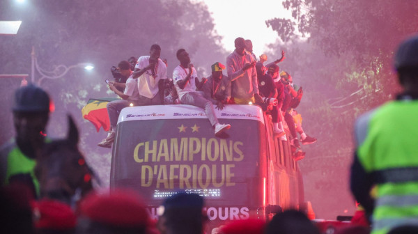 Šampionska žurka na ulicama Dakara VIDEO