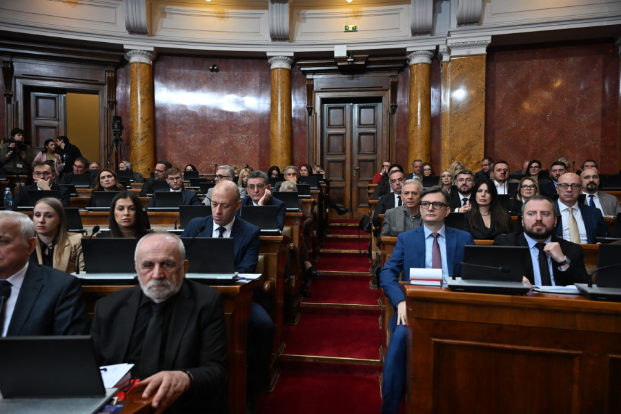 Usvojen set pravosudnih zakona u Skupštini; Izabrani i članovi i zamenici članove Komisije za reviziju