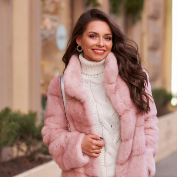 Zima je duga i nezamisliva bez ovog komada: Svaku kombinaciju diže na viši nivo FOTO