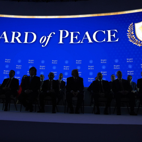 Tramp ostao sam: Evropa mu okrenula leđa u Davosu FOTO