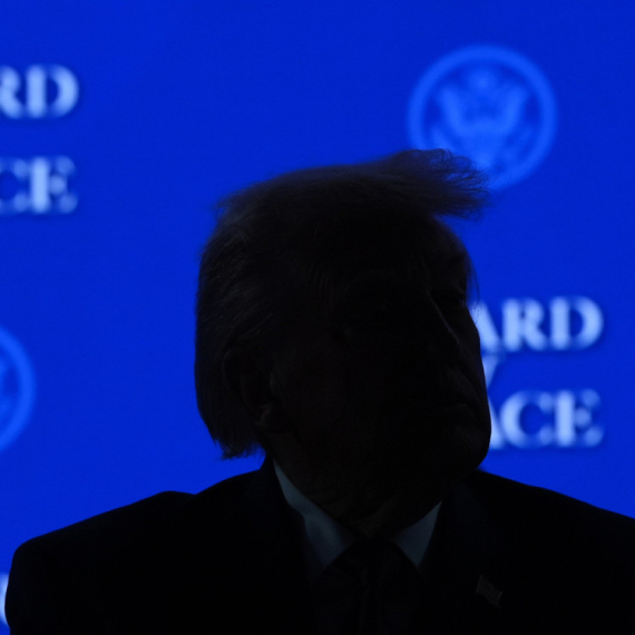 Gotovo je, Tramp je potpisao, a za njim i ostali VIDEO