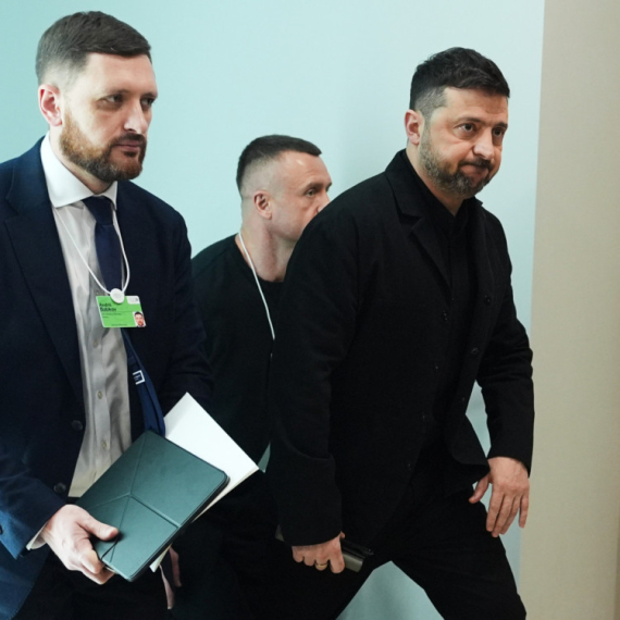 Zelenski osuo paljbu po Evropi; Poruka za Putina iz Davosa; Rusi gaze VIDEO