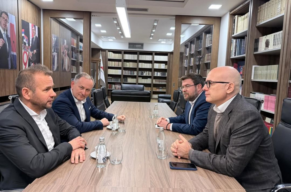 Vučević se sastao sa izaslanikom Orbana i ambasadorom Mađarske u Srbiji